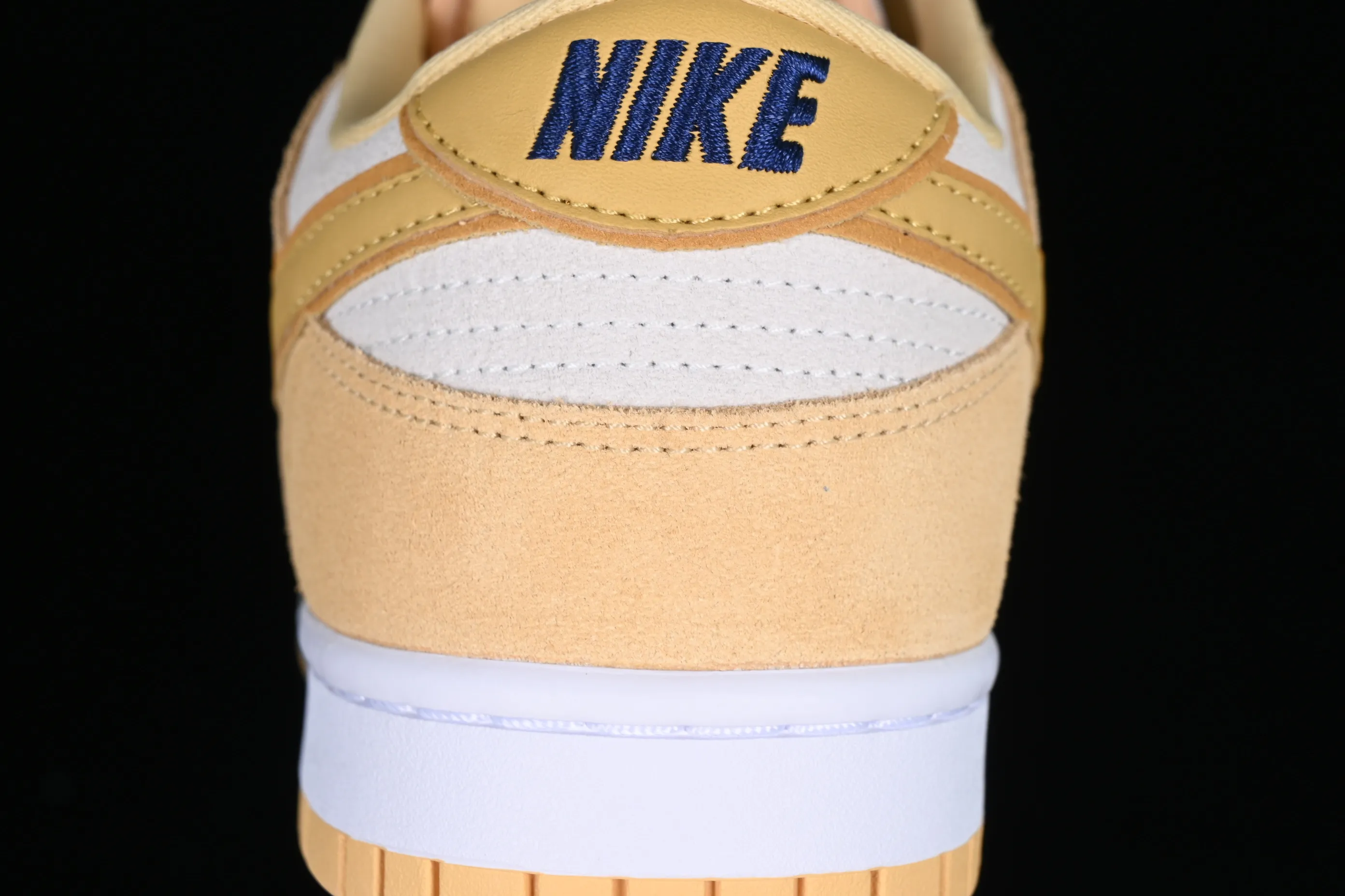 All categories Nk SB Dunk series Nk SB Dunk Low low-top sneakers Nk Dunk Low "Gold Suede" cheese pudding ice cream yellow and white SB low-top casual sports skateboard shoes DV7411-200